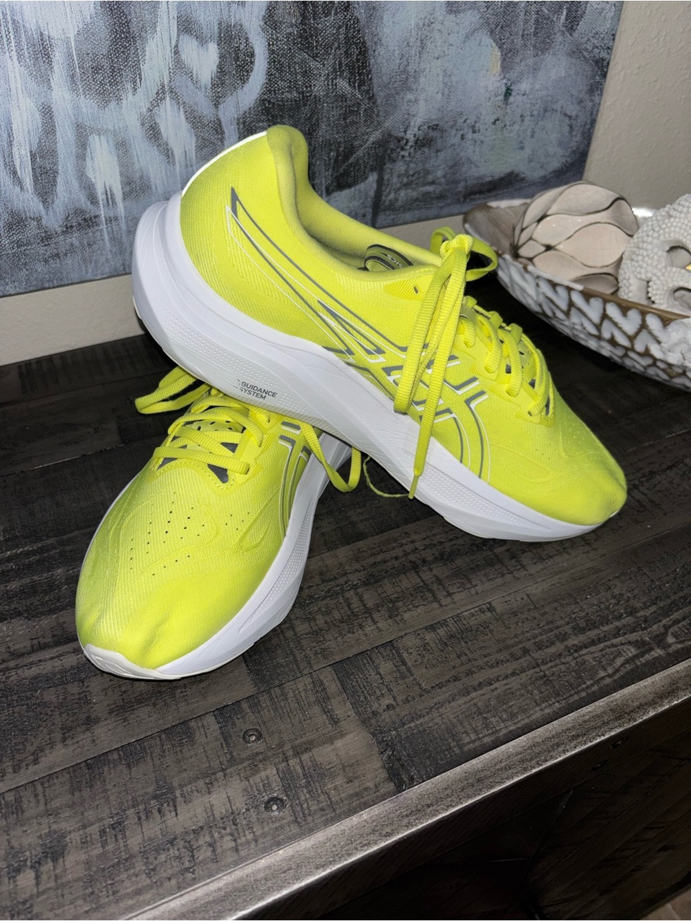 ASICS GT-2000 Neon Yellow MENS SZ 11 - Picture 1 of 14